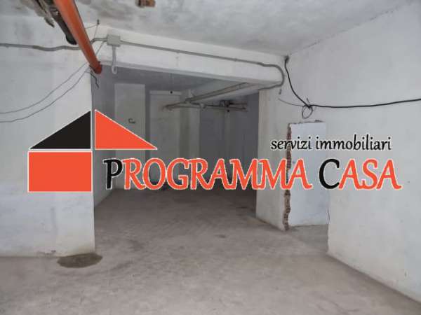 Foto TORVAJANICA Box Triplo in vendita via pola 45 MQ PEDONALE
