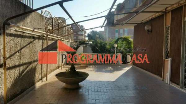 Foto TORVAjANICA MARE P.TERRA 100 MQ. GIARDINO BOX CANTINA 149000 �