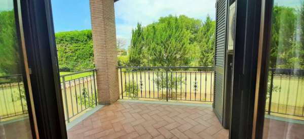 Foto Townhouse a Anzio
