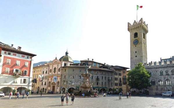 Foto Trento Centro - Locale commerciale OTTIMA RESA, perfetto anche per INVESTIMENTO