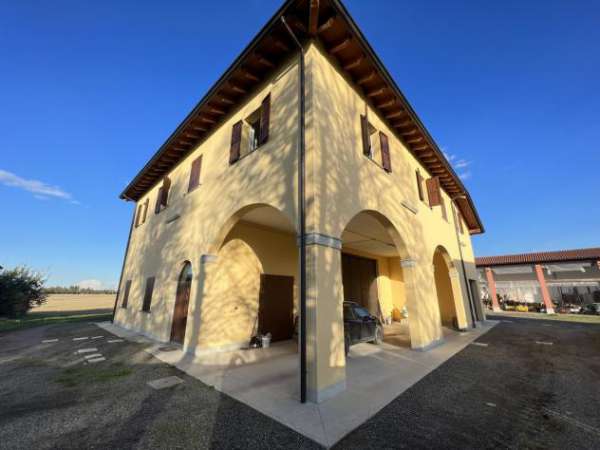 Foto Trifamiliare in vendita a Crevalcore