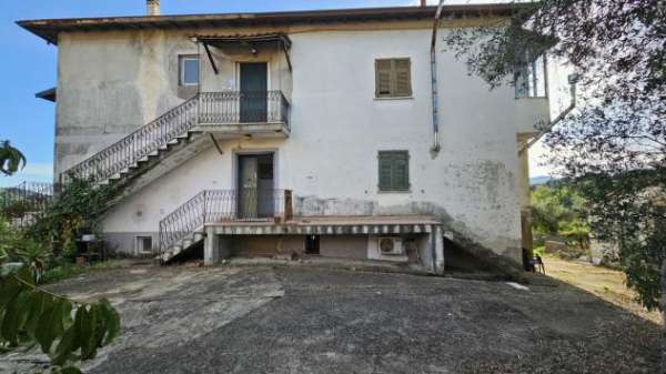 Foto Trifamiliare in vendita a La Spezia