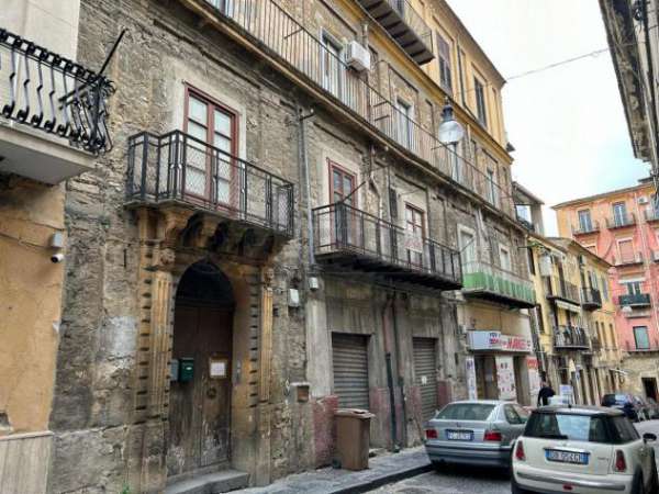 Foto Trilocale in vendita a Caltanissetta