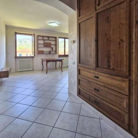 Foto Trilocale in vendita a Castelnuovo Magra