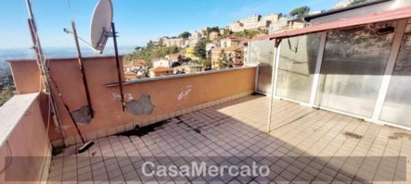 Foto Trilocale in vendita a Rocca di Papa