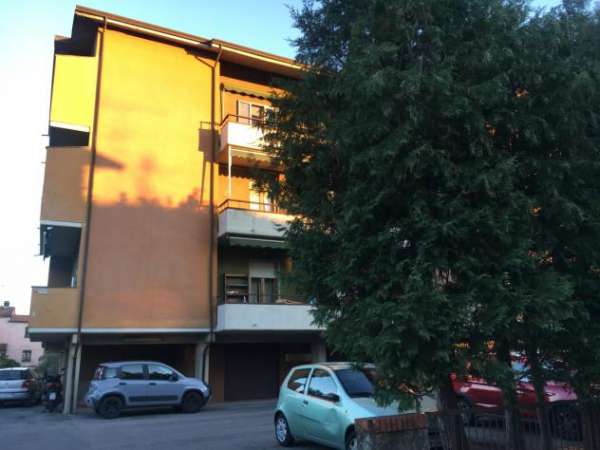Foto Trilocale in vendita a Sarzana