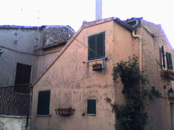 Foto Trilocale Ischia di Castro (Viterbo)