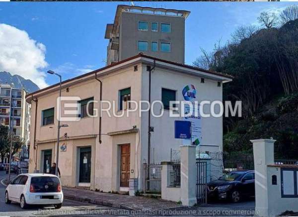 Foto Uffici e studi privati in vendita a Carrara - Rif. 4515549