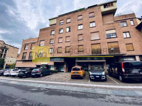 Foto Ufficio 6 locali - Rif. UfficioCastello