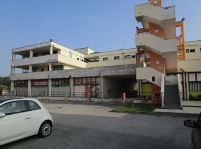 Foto Ufficio in Vendita, pi� di 6 Locali, 179 mq, Magenta
