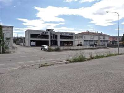 Foto Ufficio in Vendita, pi� di 6 Locali, 179 mq, Montelabbate