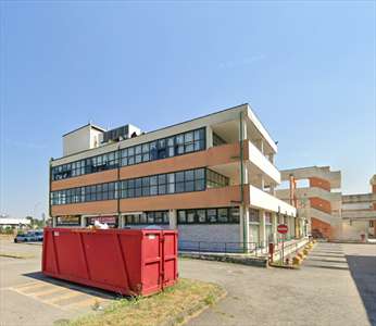 Foto Ufficio in Vendita, pi� di 6 Locali, 335 mq, Magenta