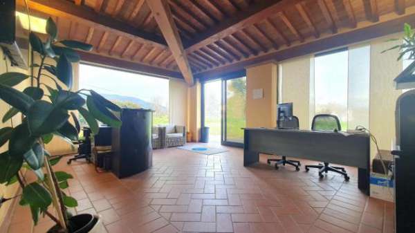 Foto Ufficio in vendita a Guamo - Capannori 400 mq  Rif: 1250085