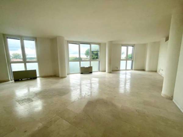 Foto Ufficio in vendita a Massa 200 mq  Rif: 1297639