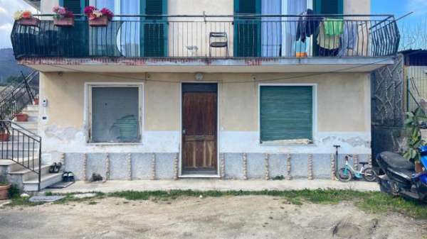 Foto Un'occasione imperdibile per chi ama il verde a pochi passi dal mare di Loano!