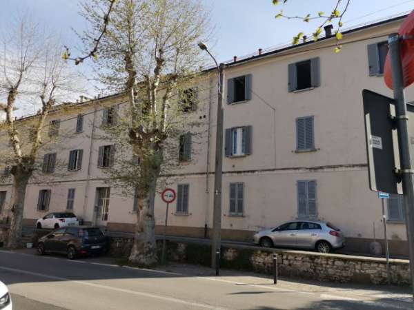 Foto Varano Borghi - centralissimo