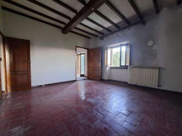 Foto Vendesi Appartamento Bucine Rif. A122