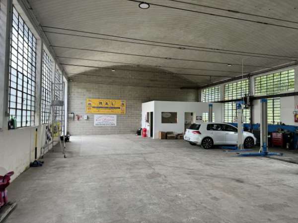 Foto VENDESI ATTIVIT� DI OFFICINA MECCATRONICA GOMMISTA A CHIERI