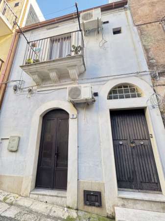 Foto Vendesi casa singola a Ragusa centro