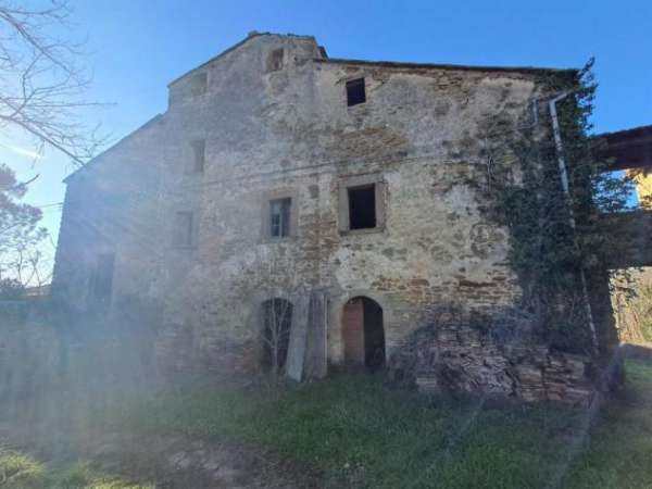 Foto Vendesi Complesso Immobiliare Rif. C8