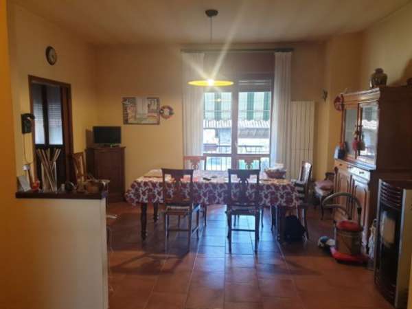 Foto VENDESI INTERO COMPENDIO CON FABBRICATI, BOX, AREA PRIVATA