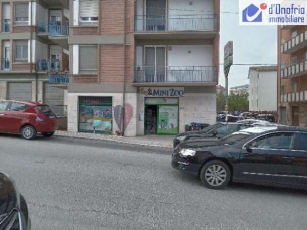 Foto VENDESI N CAMPOBASSO ALLA VIA CONTE ROSSO LOCALE COMMERCIALE CIRCA MQ 115 -
