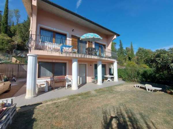 Foto Vendesi Splendida Villa Panoramica Rif. V85