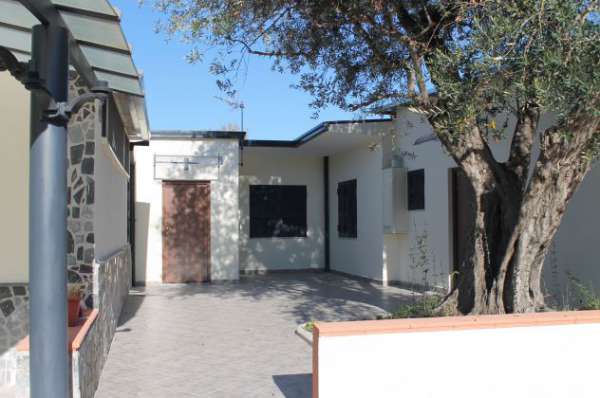 Foto Vendita 2 appartamenti ed 1 locale artigianale
