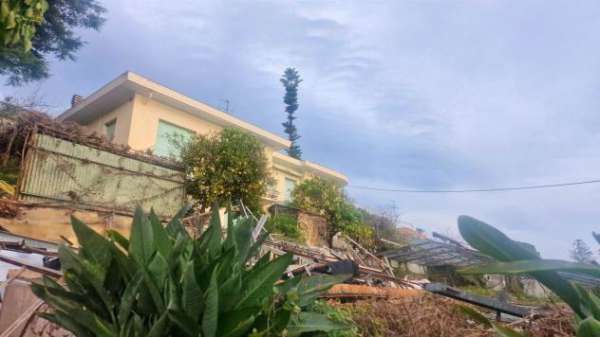 Foto Vendita Casa singola da 240 mq  con giardino