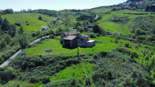 Foto Vendita Rustico casale da 400 mq