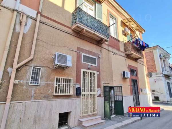 Foto VIA SALOMONE, 66 - LOCALE SEMINTERRATO DI MQ. 55 CAT. CIRCA