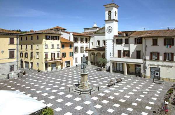 Foto VICCHIO PORZ COLONICA MQ 400 GIARDINO ANNESSI TERRENO