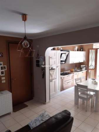 Foto VICINANZE MONTECCHIO VENDESI APPARTAMENTO INDIPENDENTE SU DUE LIVELLI CON AMPIO GARAGE