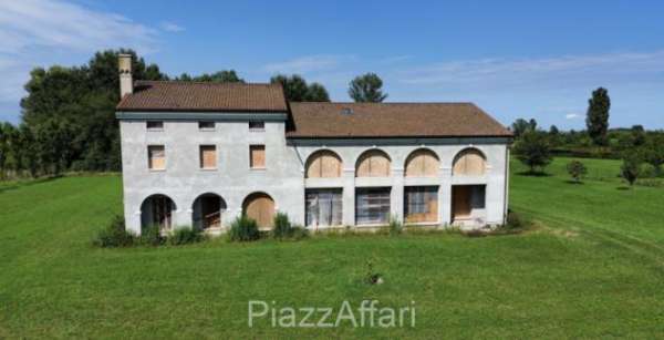 Foto Villa a Campolongo Maggiore - Rif. CAMP16