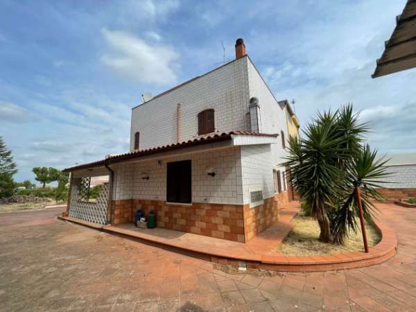 Foto Villa a Corato zona residenziale Torre Palomba