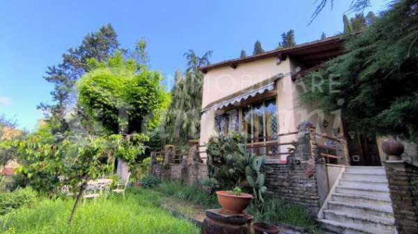 Foto Villa a Montelupo Fiorentino - Rif. VLNNDVS