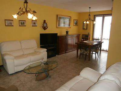 Foto Villa a schiera in Vendita, 4 Locali, 3 Camere, 130 mq (MORTARA)