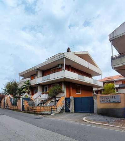 Foto Villa a schiera in vendita a Acireale
