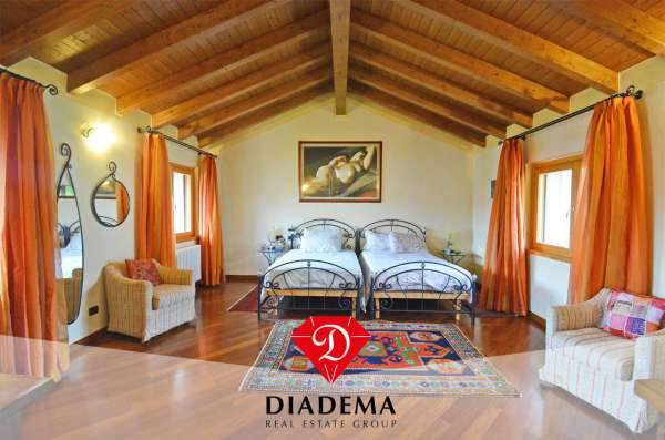 Foto Villa a schiera in vendita a Albizzate