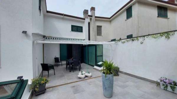 Foto Villa a schiera in vendita a Baronissi
