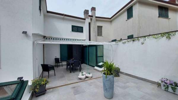 Foto Villa a schiera in vendita a Baronissi