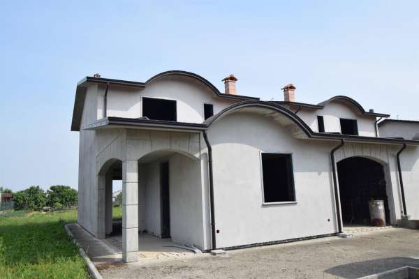 Foto Villa a schiera in vendita a Cadeo