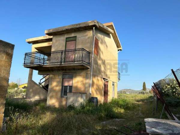 Foto Villa a schiera in vendita a Caltanissetta