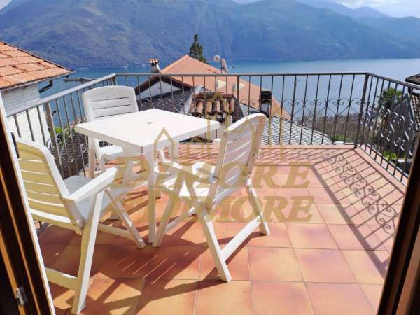 Foto Villa a schiera in vendita a Cannobio