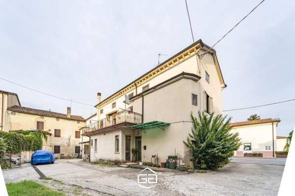 Foto Villa a schiera in vendita a Castegnero