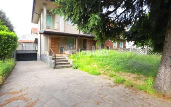 Foto Villa a schiera in vendita a Cesano Maderno