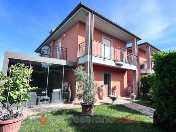 Foto Villa a schiera in vendita a Corciano - 3 locali 120mq