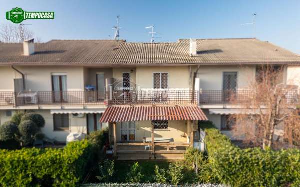 Foto Villa a schiera in vendita a Dalmine