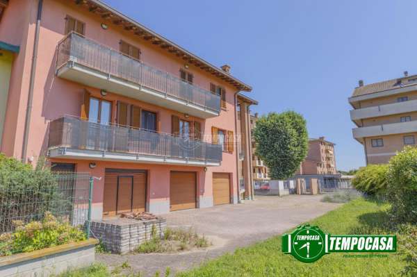 Foto Villa a schiera in vendita a Lacchiarella