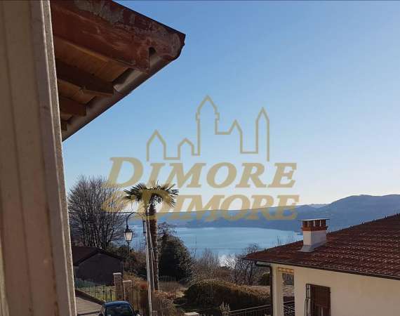 Foto Villa a schiera in vendita a Lesa